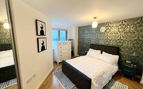 2 Bedroom Apartment Near Olympic Park With Free Parking