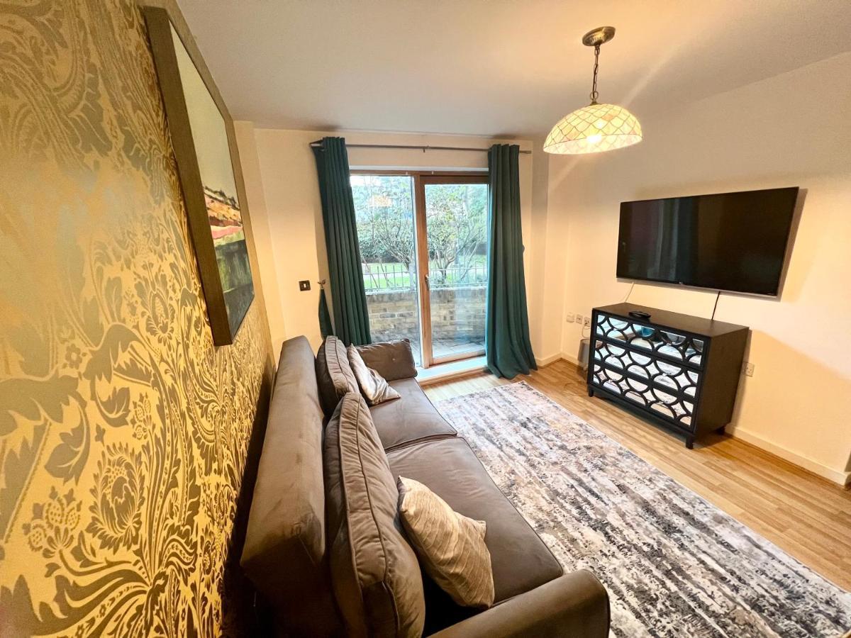 2 Bedroom Apartment Near Olympic Park With Free Parking London Exterior photo
