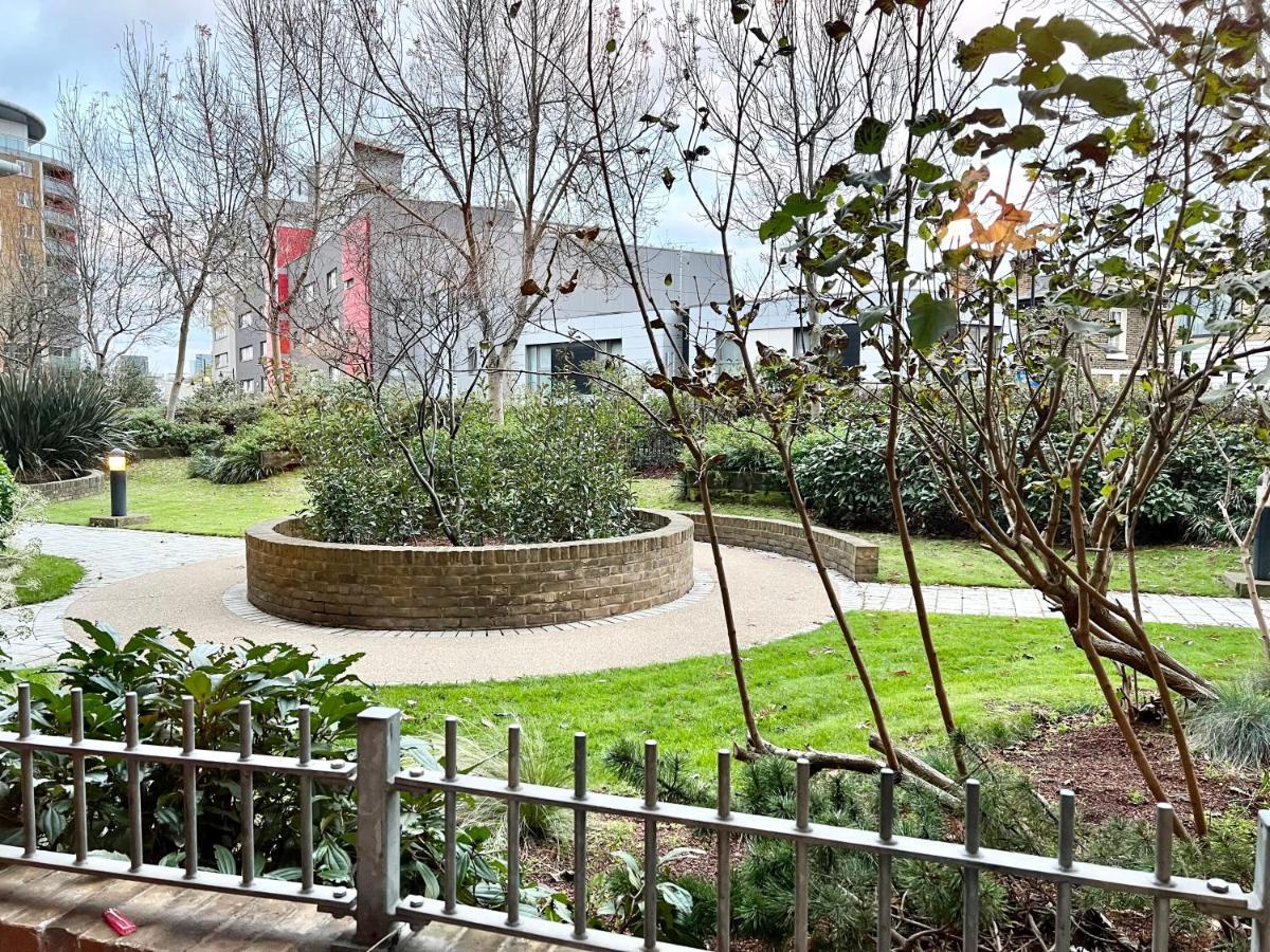 2 Bedroom Apartment Near Olympic Park With Free Parking London Exterior photo
